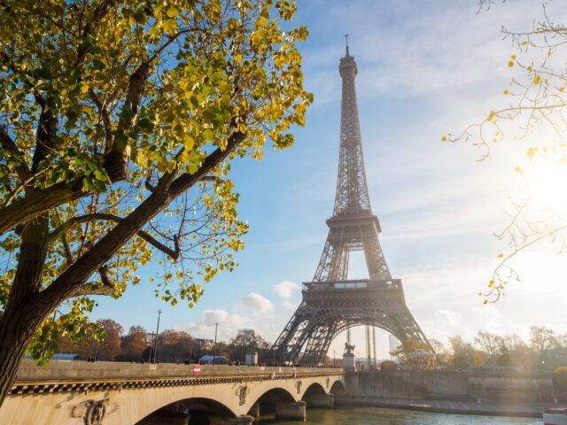 Parisian Sojourn: Tourist Ultimate Guide to Paris 4 How to Plan a Trip to Paris On a Budget?