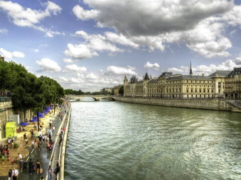 Comprehensive Travel Guide to Paris